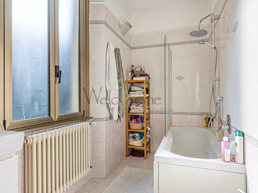 Immagine 36 di Villa in vendita  a Como