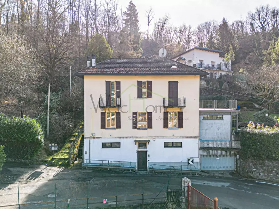 Immagine 42 di Villa in vendita  a Como