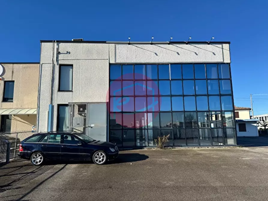 Immagine 1 di Capannone industriale in affitto  a Santarcangelo Di Romagna