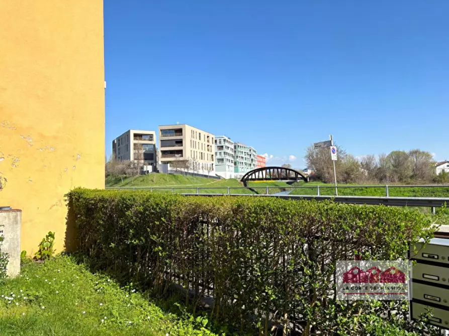 Immagine 5 di Appartamento in vendita  in Viale Riviera Berica a Vicenza