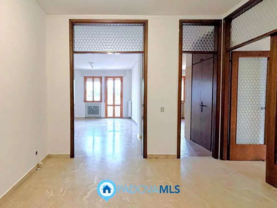 Immagine 1 di Appartamento in vendita  in Via Sant'Osvaldo a Padova