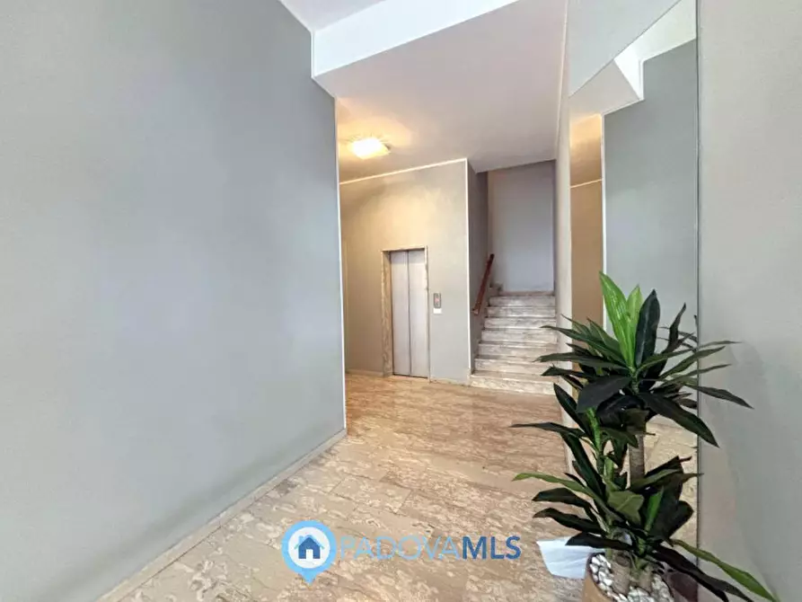 Immagine 24 di Appartamento in vendita  in Via Sant'Osvaldo a Padova