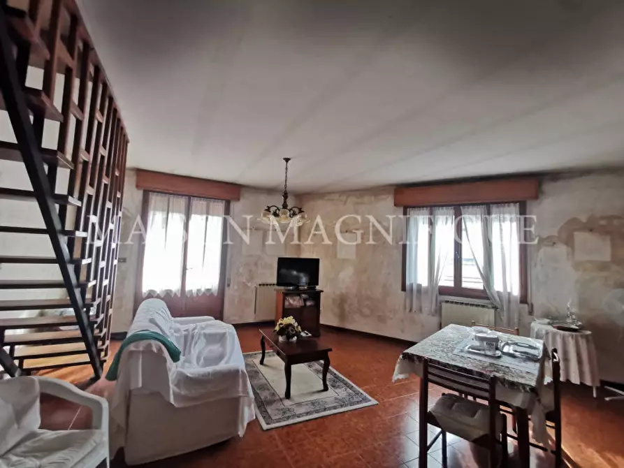 Immagine 5 di Appartamento in vendita  in Piazza Vittorio Veneto 1 a Mesola