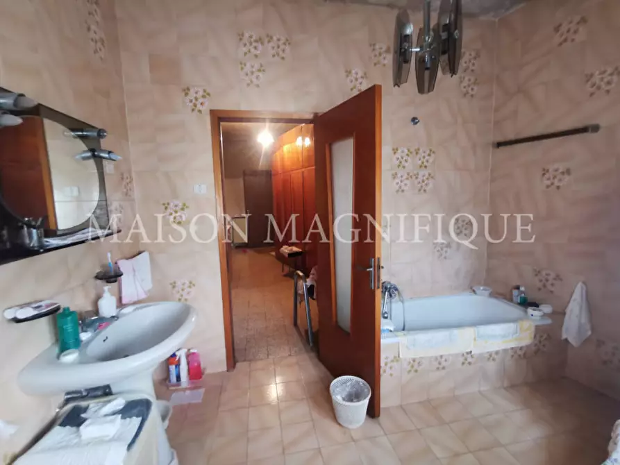 Immagine 11 di Appartamento in vendita  in Piazza Vittorio Veneto 1 a Mesola