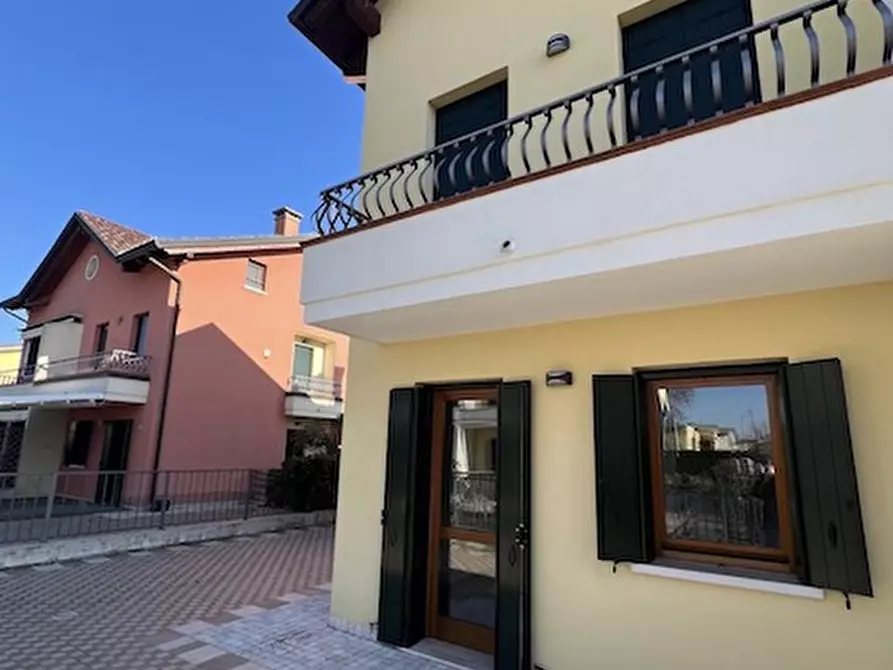 Immagine 2 di Casa bifamiliare in vendita  a Pianiga