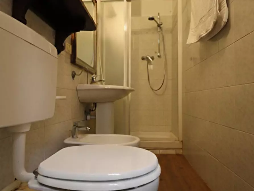 Immagine 11 di Appartamento in vendita  in via cennano a Montevarchi