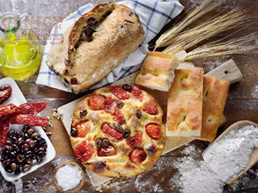 Immagine 5 di Attività commerciale in vendita  a Venezia