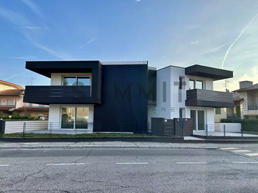 Immagine 1 di Casa bifamiliare in vendita  in VIA DELLA POTARA a Schio