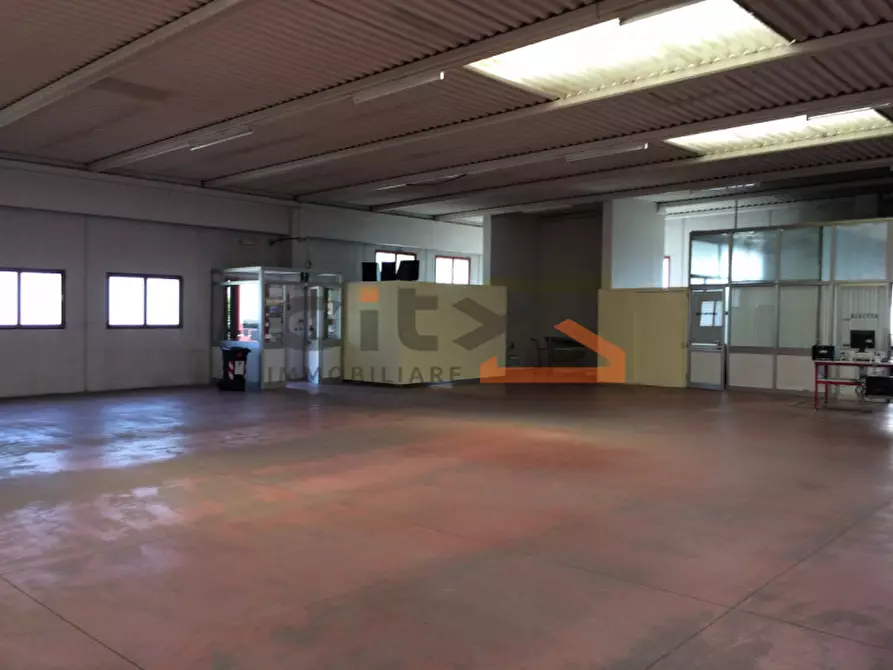 Immagine 5 di Capannone industriale in affitto  in Via Monte Pertica a Cassola