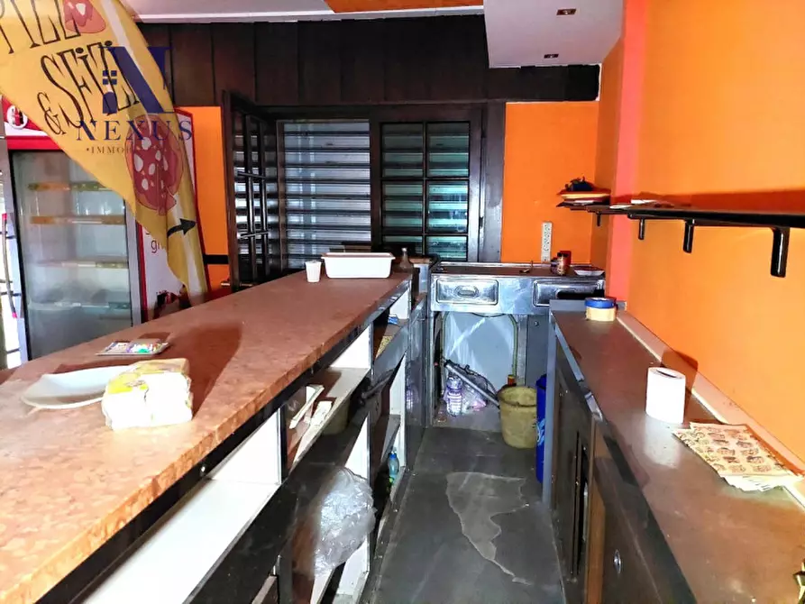 Immagine 4 di Negozio in affitto  in Via U. De Pili 12-14 a Fano