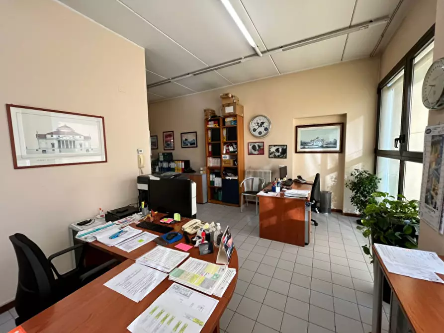 Immagine 4 di Laboratorio in vendita  in Via Saviabona a Monticello Conte Otto