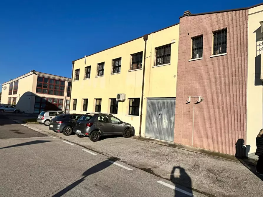 Immagine 10 di Laboratorio in vendita  in Via Saviabona a Monticello Conte Otto