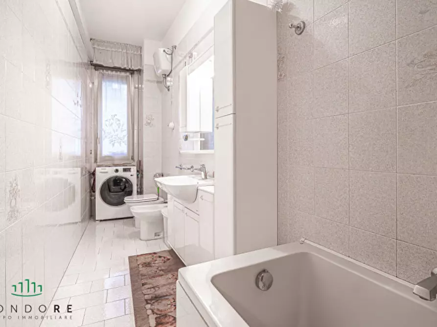 Immagine 22 di Appartamento in vendita  in Via Riva di Reno a Bologna