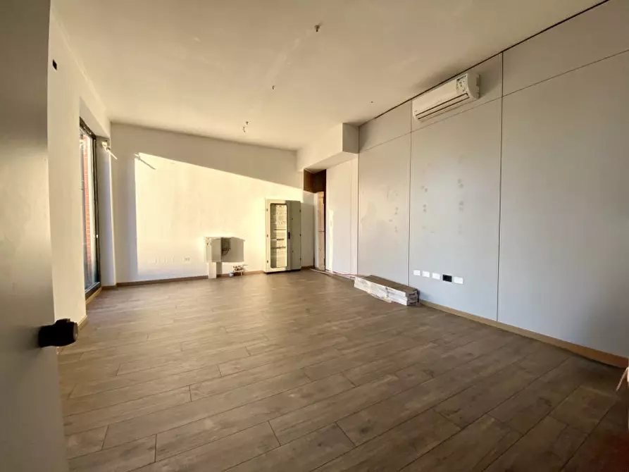 Immagine 3 di Negozio in affitto  in VIA GERMANIA a Castelfranco Veneto