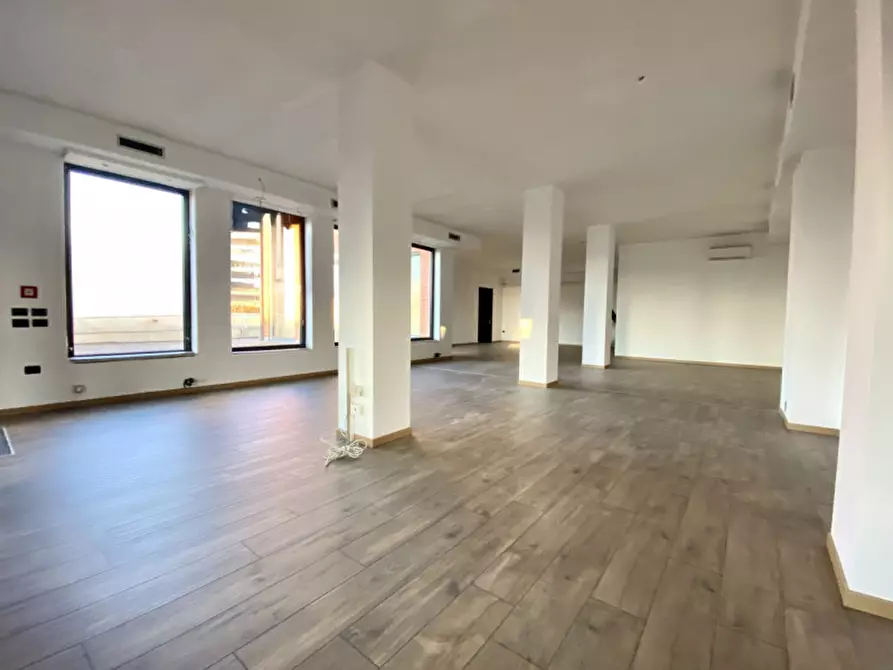 Immagine 5 di Negozio in affitto  in VIA GERMANIA a Castelfranco Veneto