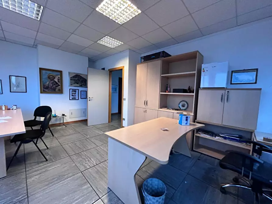 Immagine 3 di Ufficio in vendita  in Via Tazio Nuvolari, 44 a Parma