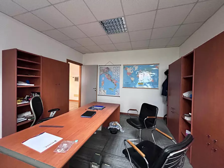 Immagine 6 di Ufficio in vendita  in Via Tazio Nuvolari, 44 a Parma