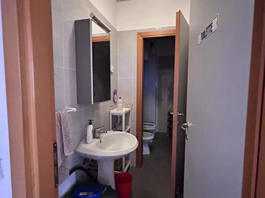 Immagine 7 di Ufficio in vendita  in Via Tazio Nuvolari, 44 a Parma