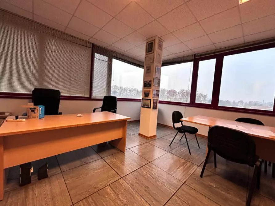 Immagine 10 di Ufficio in vendita  in Via Tazio Nuvolari, 44 a Parma