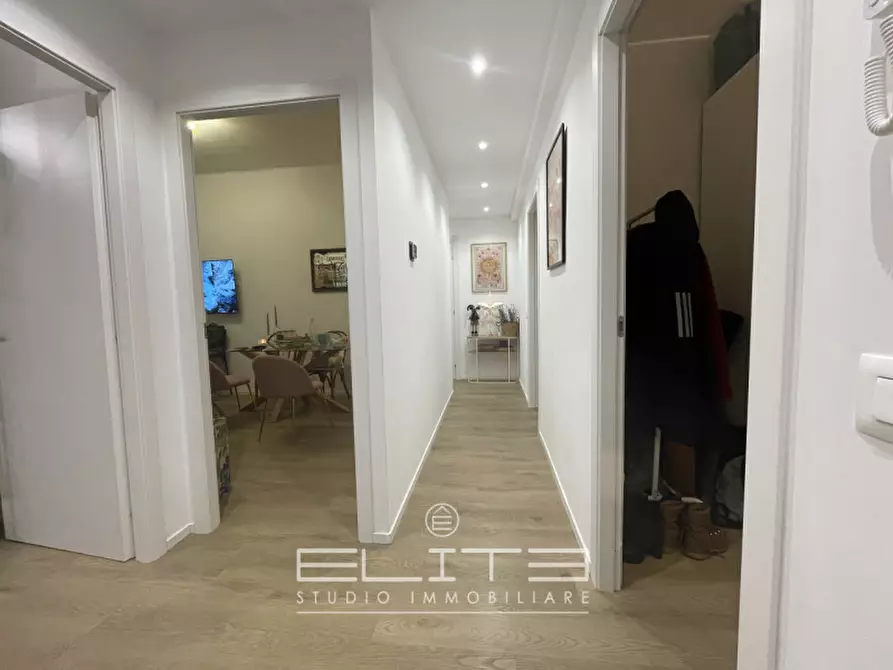 Immagine 7 di Appartamento in vendita  a Ancona