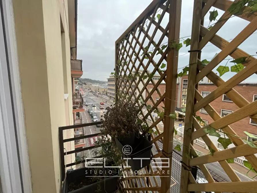 Immagine 13 di Appartamento in vendita  a Ancona