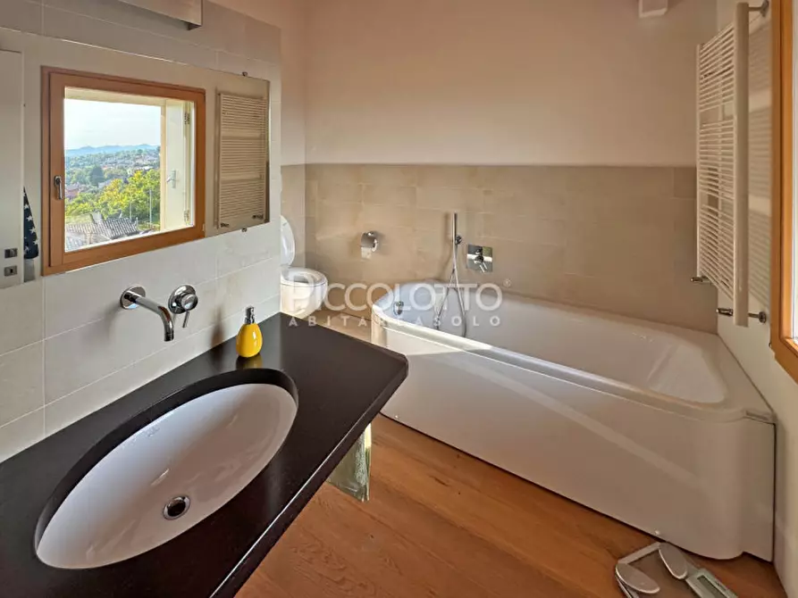 Immagine 19 di Villa in vendita  in via Monte Pelmo a Bassano Del Grappa
