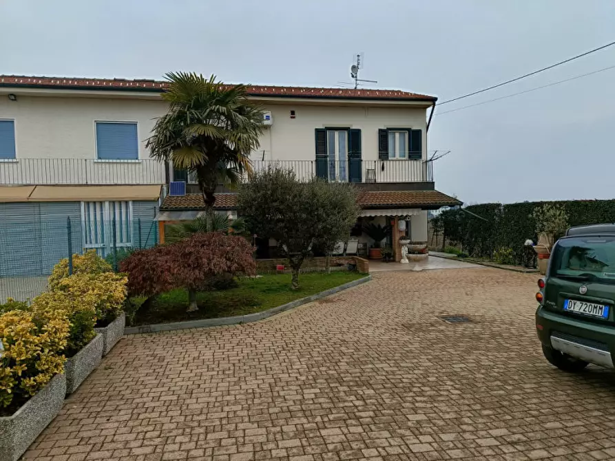 Immagine 1 di Casa indipendente in vendita  in Cantone Cerreto 47 a Casale Monferrato