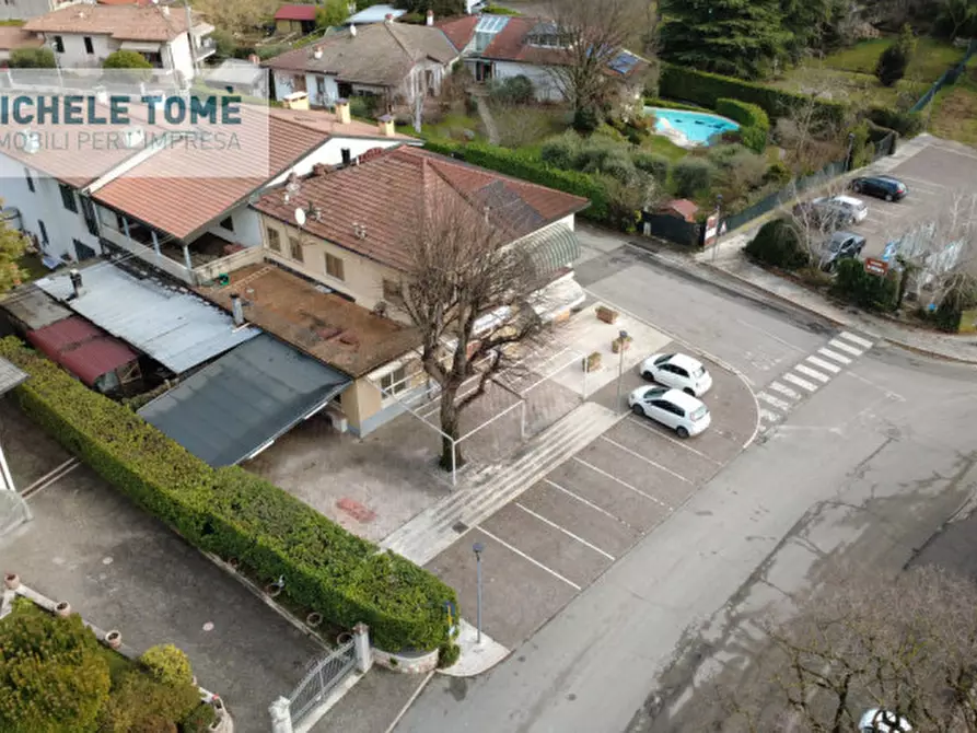 Immagine 2 di Negozio in vendita  in Via Pazzon Platano a Caprino Veronese