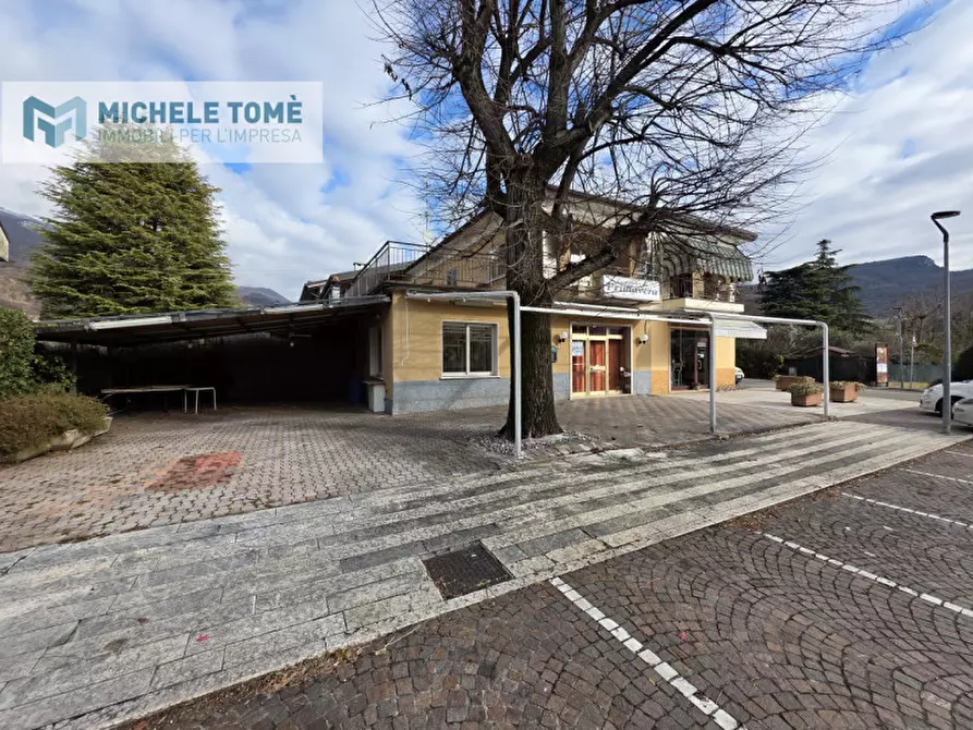 Immagine 4 di Negozio in vendita  in Via Pazzon Platano a Caprino Veronese