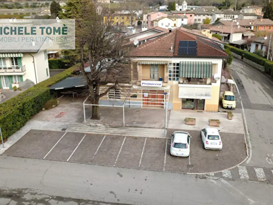 Immagine 11 di Negozio in vendita  in Via Pazzon Platano a Caprino Veronese