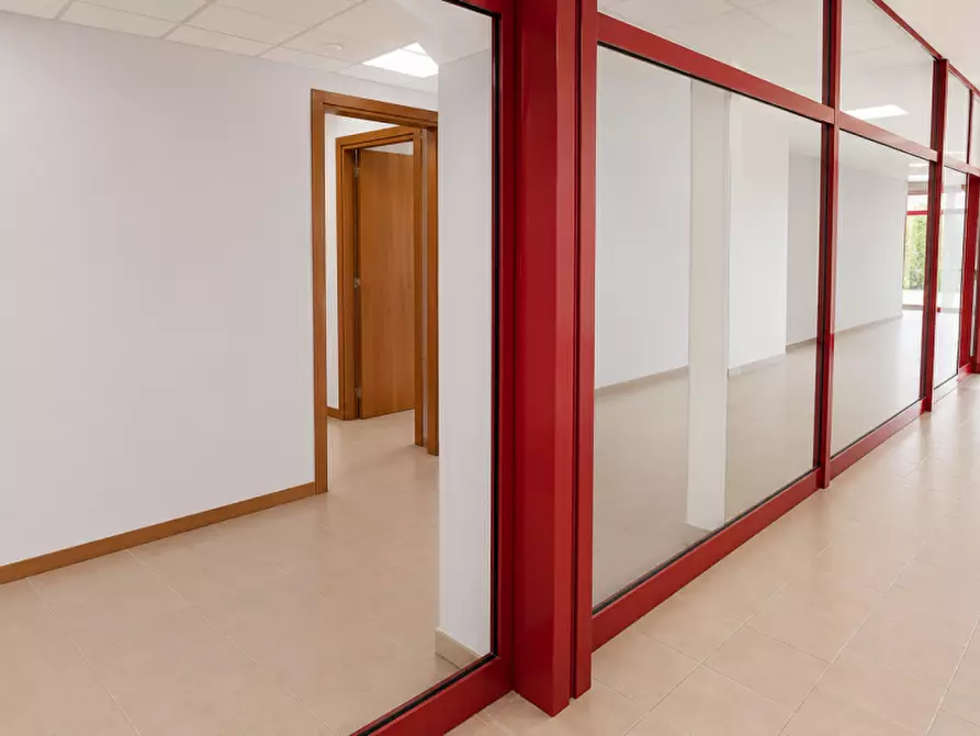 Immagine 8 di Negozio in vendita  in via Eridania 56 a Occhiobello