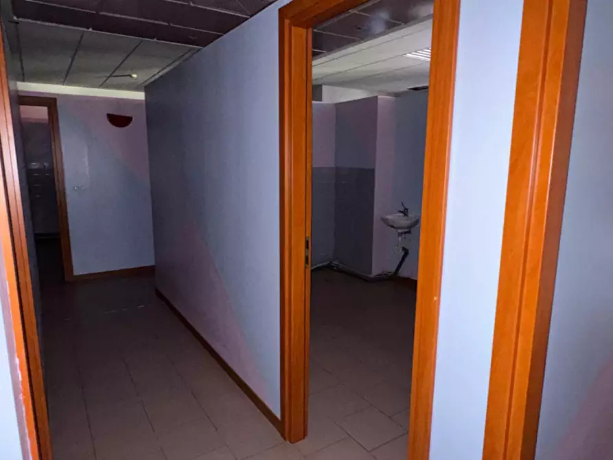 Immagine 7 di Negozio in vendita  in via Eridania 56 a Occhiobello