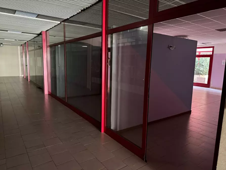Immagine 12 di Negozio in vendita  in via Eridania 56 a Occhiobello