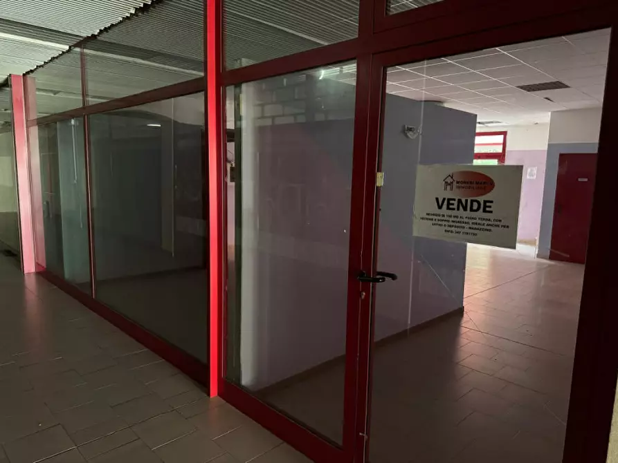 Immagine 16 di Negozio in vendita  in via Eridania 56 a Occhiobello