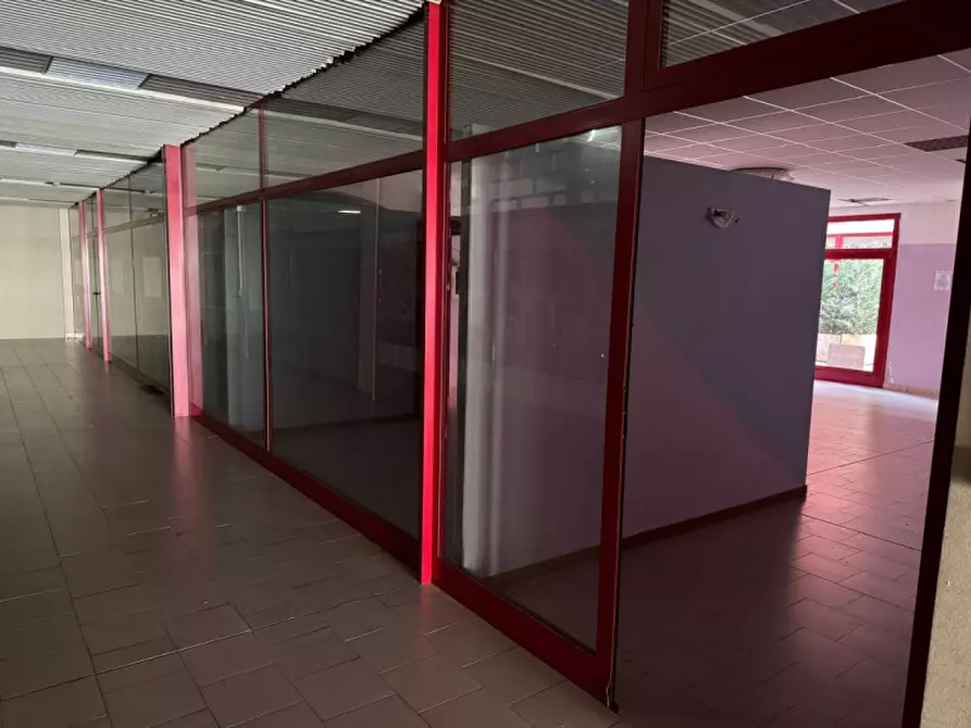 Immagine 17 di Negozio in vendita  in via Eridania 56 a Occhiobello