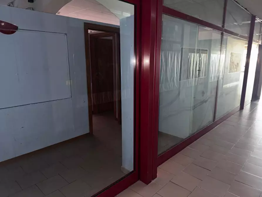 Immagine 23 di Negozio in vendita  in via Eridania 56 a Occhiobello