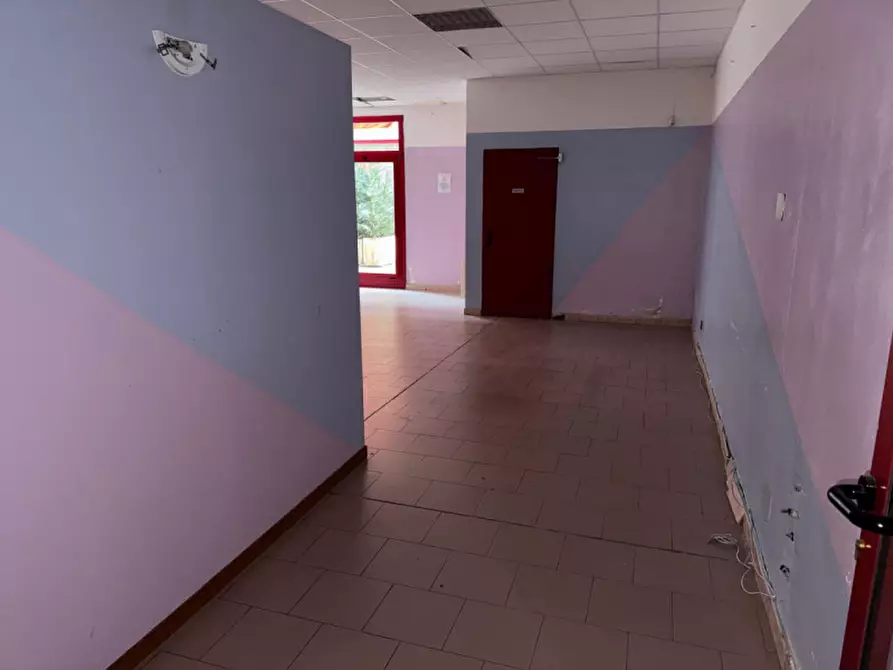 Immagine 26 di Negozio in vendita  in via Eridania 56 a Occhiobello