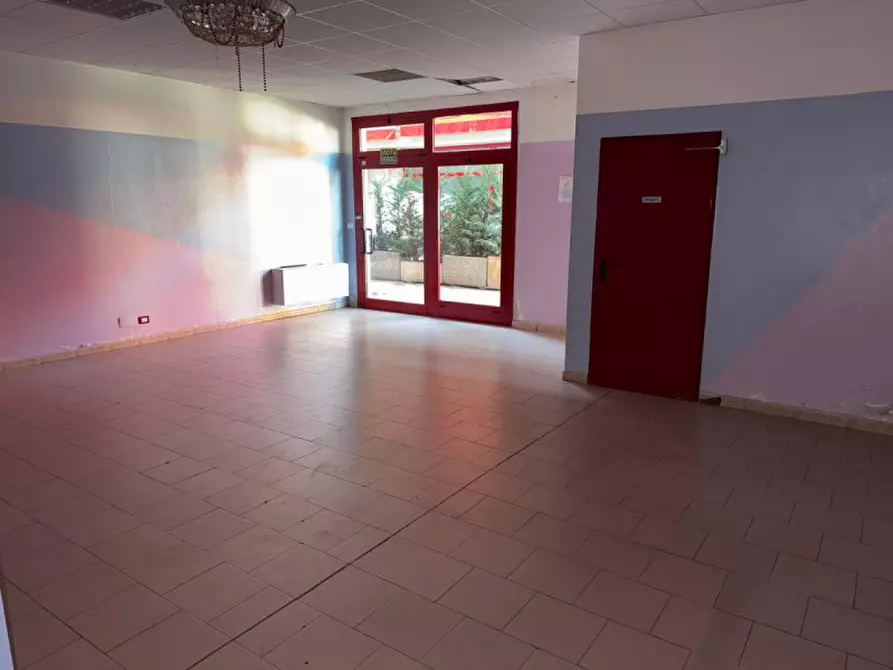Immagine 27 di Negozio in vendita  in via Eridania 56 a Occhiobello