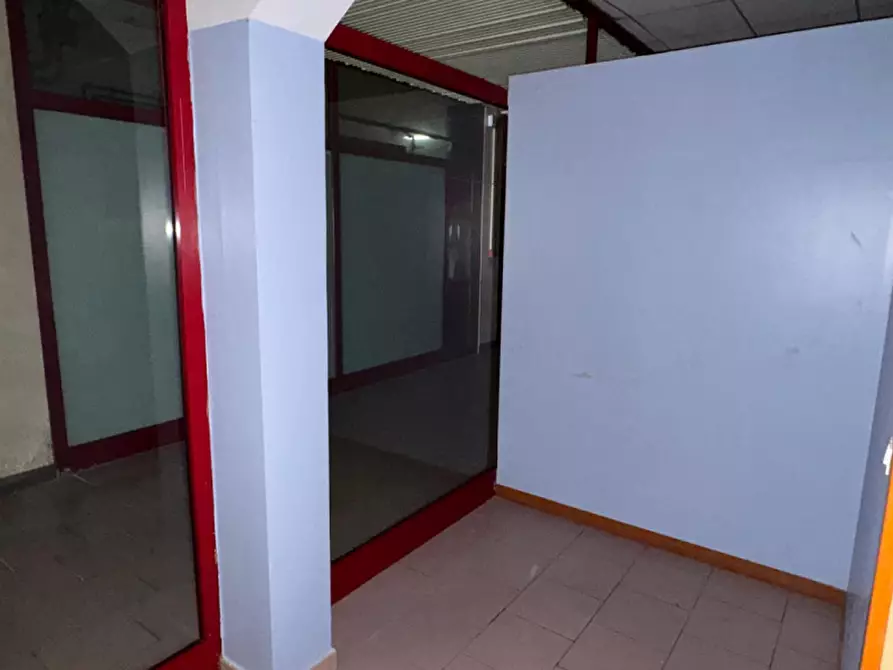 Immagine 31 di Negozio in vendita  in via Eridania 56 a Occhiobello