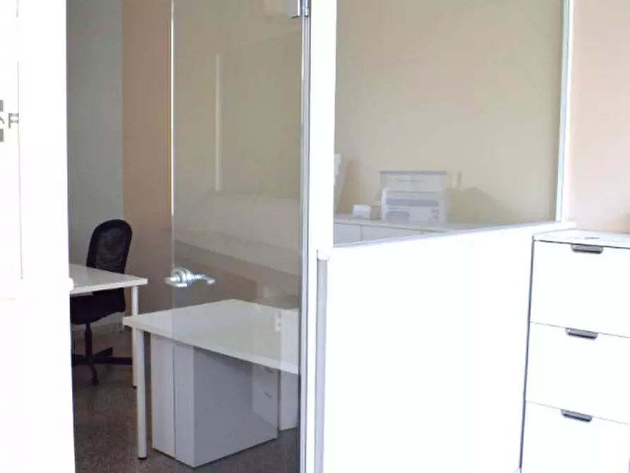 Immagine 6 di Ufficio in affitto  in P.ZZA G. GARIBALDI 37 a Pescara