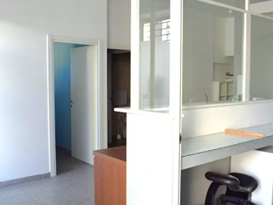 Immagine 10 di Ufficio in affitto  in P.ZZA G. GARIBALDI 37 a Pescara