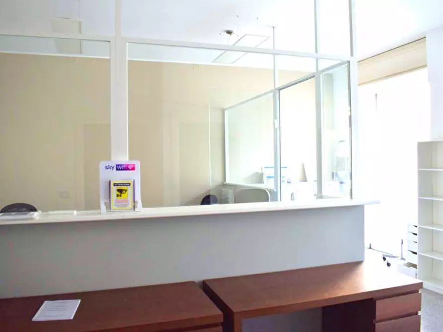 Immagine 13 di Ufficio in affitto  in P.ZZA G. GARIBALDI 37 a Pescara