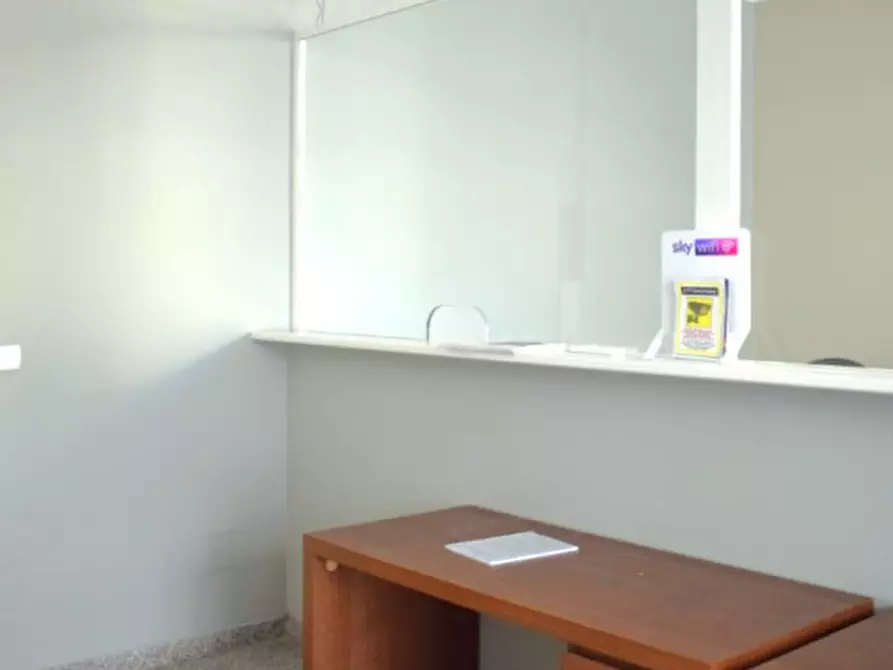Immagine 15 di Ufficio in affitto  in P.ZZA G. GARIBALDI 37 a Pescara