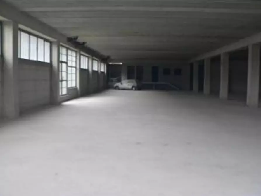 Immagine 3 di Capannone industriale in vendita  in Via Ortana Vecchia, 2 a Narni