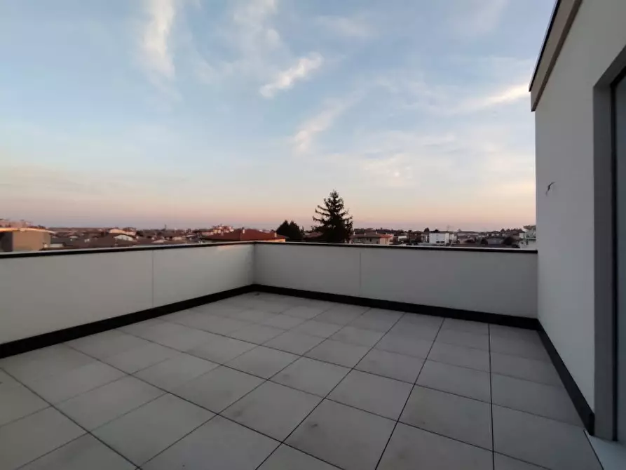 Immagine 1 di Attico in vendita  a Cassola