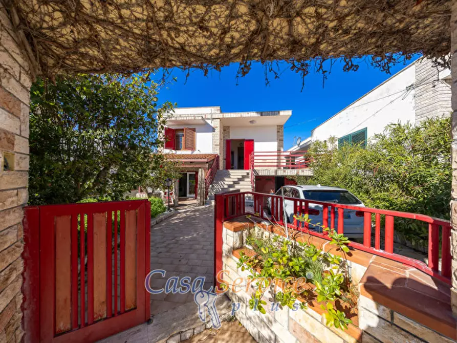 Immagine 37 di Villa in vendita  in Via Sardegna a Racale