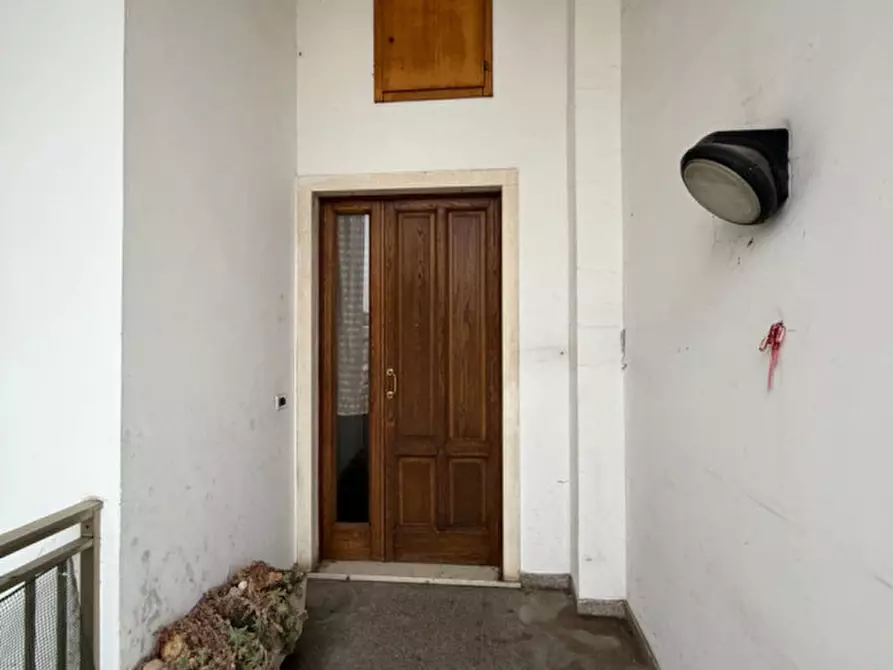 Immagine 4 di Casa trifamiliare in vendita  in Viale Largo Europa, 37 a Poiana Maggiore