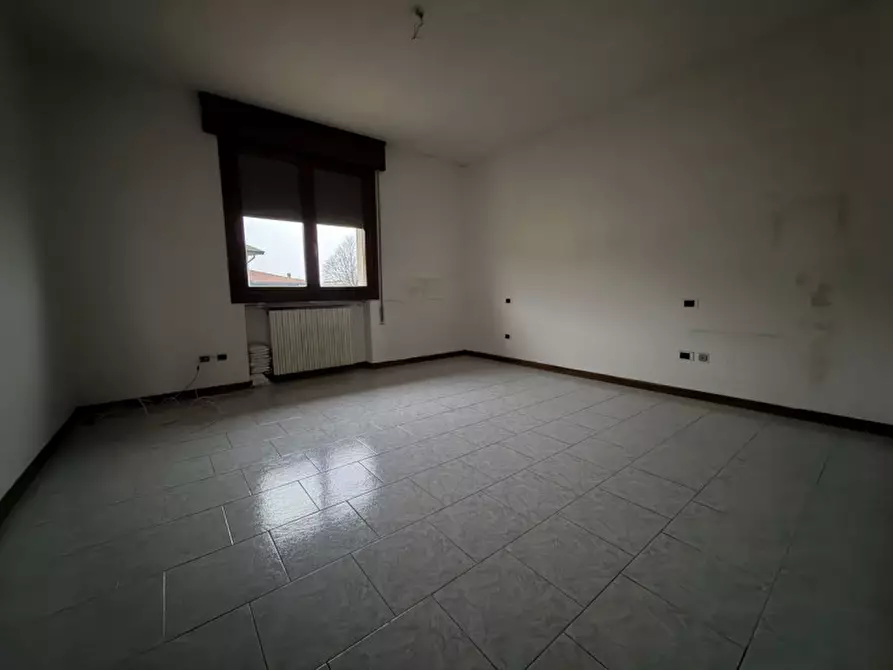 Immagine 14 di Casa trifamiliare in vendita  in Viale Largo Europa, 37 a Poiana Maggiore