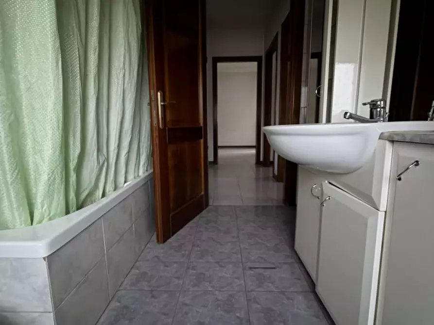 Immagine 20 di Casa trifamiliare in vendita  in Viale Largo Europa, 37 a Poiana Maggiore