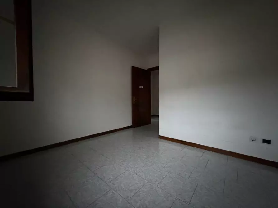 Immagine 22 di Casa trifamiliare in vendita  in Viale Largo Europa, 37 a Poiana Maggiore